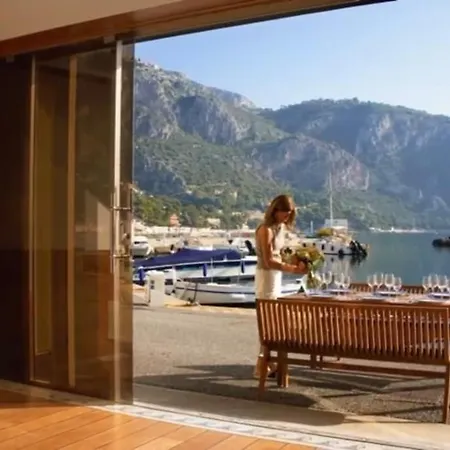 Seaside Serenity, Portside *