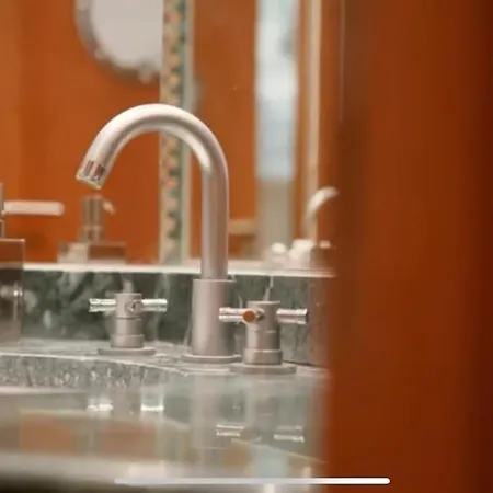 Seaside Serenity, Portside * إز