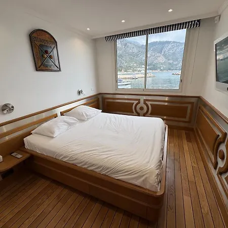 Seaside Serenity, Portside *