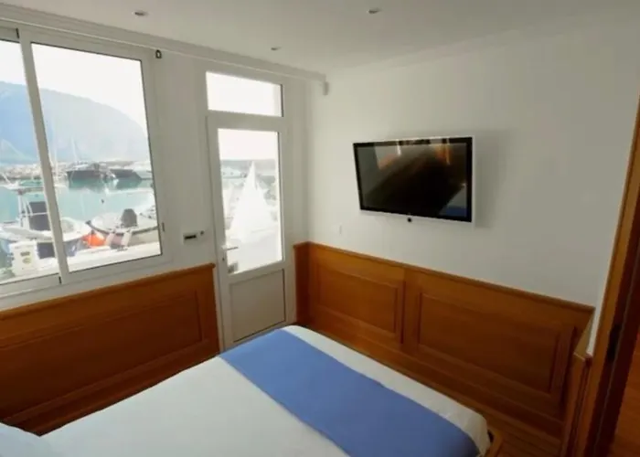 Seaside Serenity, Portside Èze