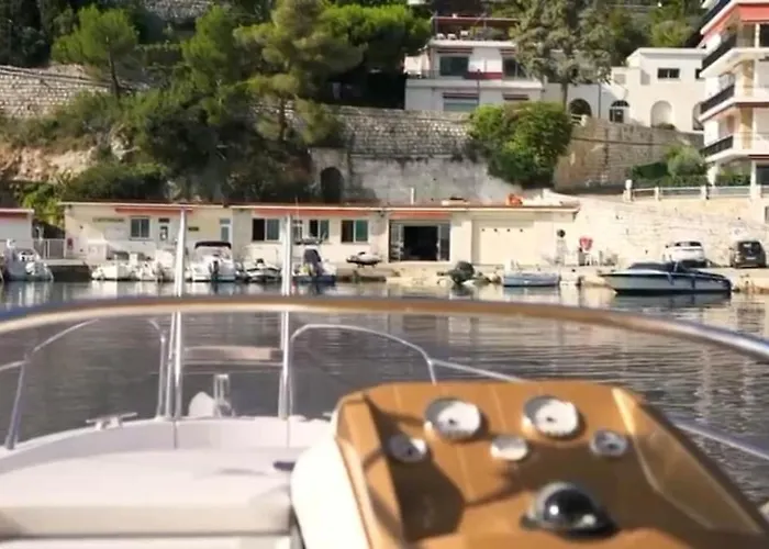 Seaside Serenity, Portside Èze