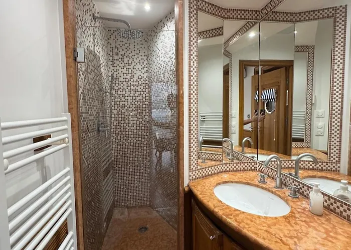 Seaside Serenity, Portside Apartamento Èze