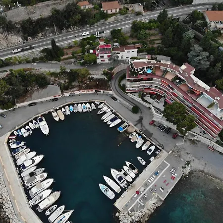 Seaside Serenity, Portside Apartmán Èze