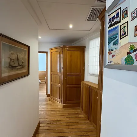 Seaside Serenity, Portside * Èze