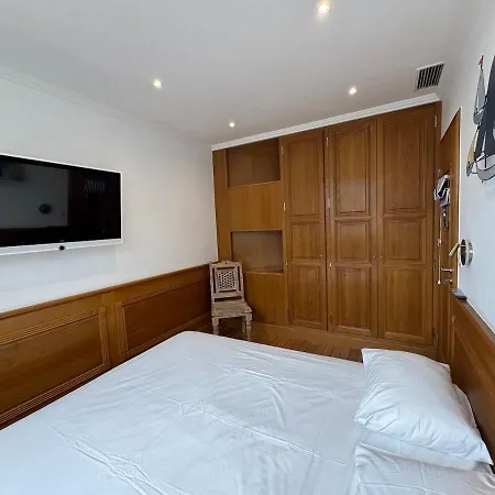 Seaside Serenity, Portside *